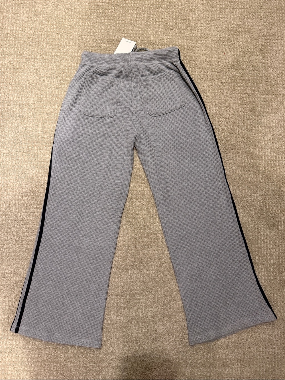 DONNI. Gray Wide-Leg Knit Pants with Side Stripe - Picture 4 of 4
